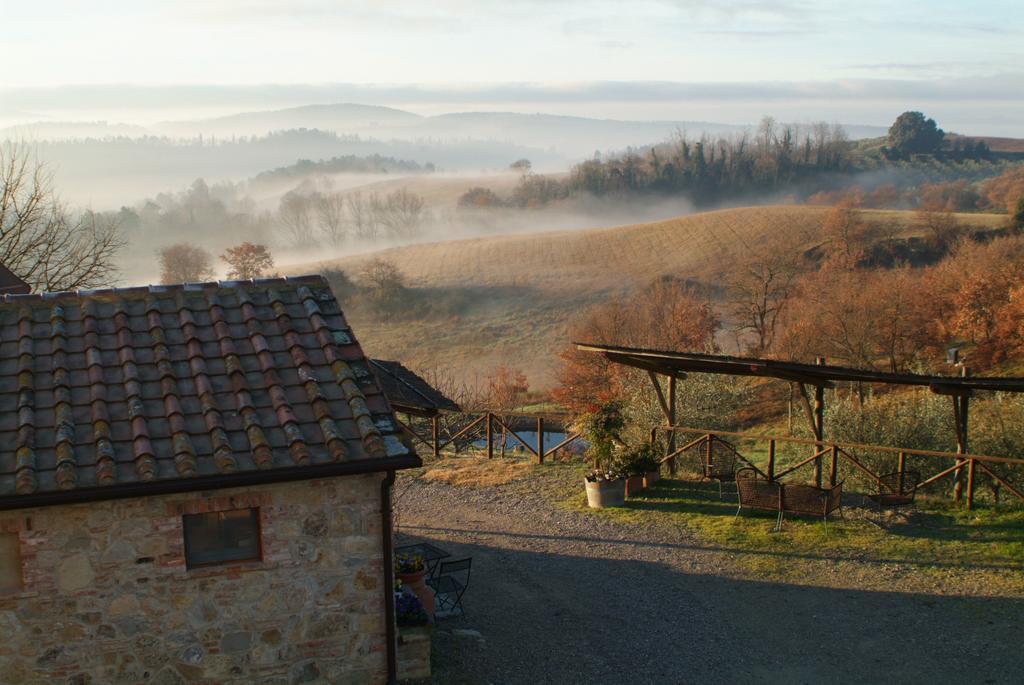 Gasthaus Agriturismo Podere Alberese Asciano Exterior foto