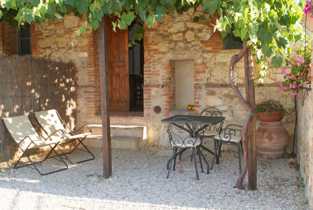 Gasthaus Agriturismo Podere Alberese Asciano Zimmer foto