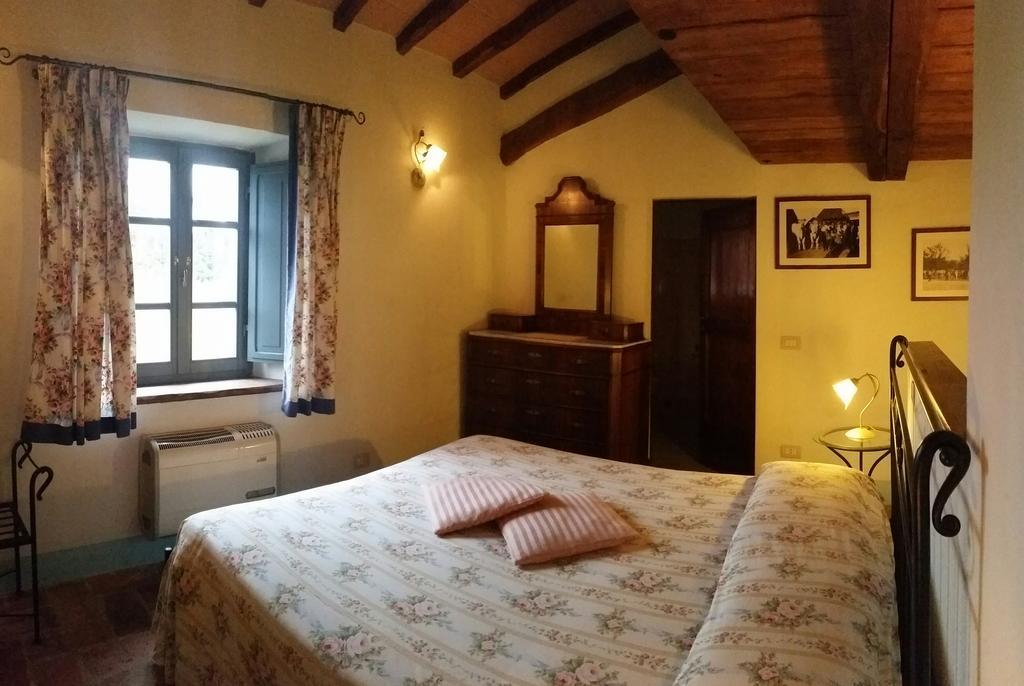 Gasthaus Agriturismo Podere Alberese Asciano Zimmer foto