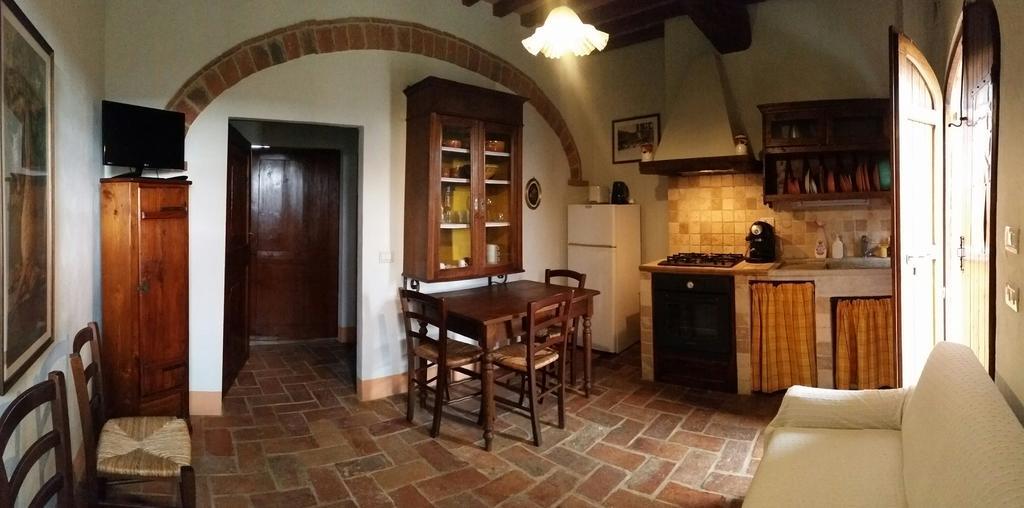 Gasthaus Agriturismo Podere Alberese Asciano Zimmer foto